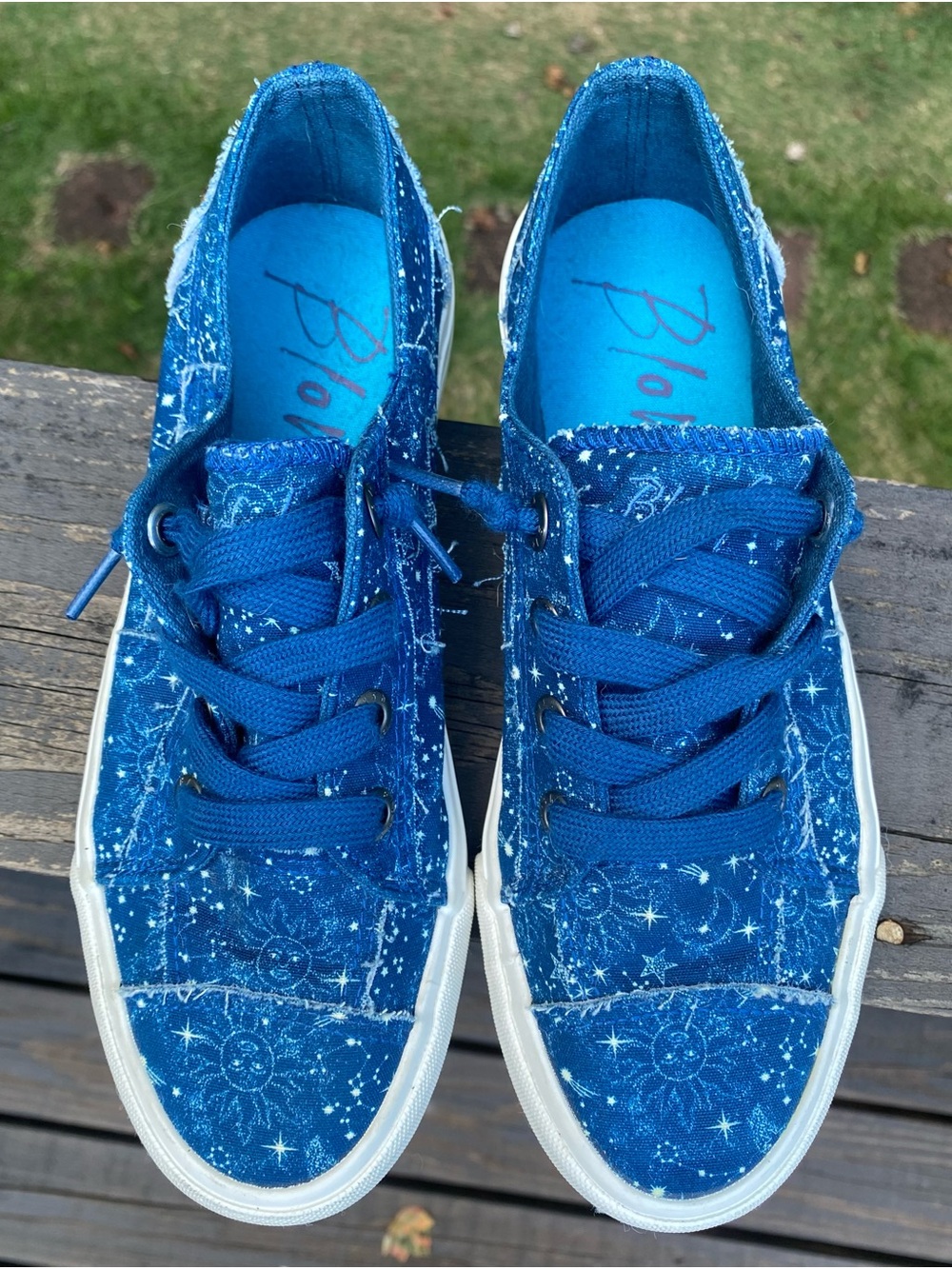 Blue Canvas Lace-Up Flats with Star Print